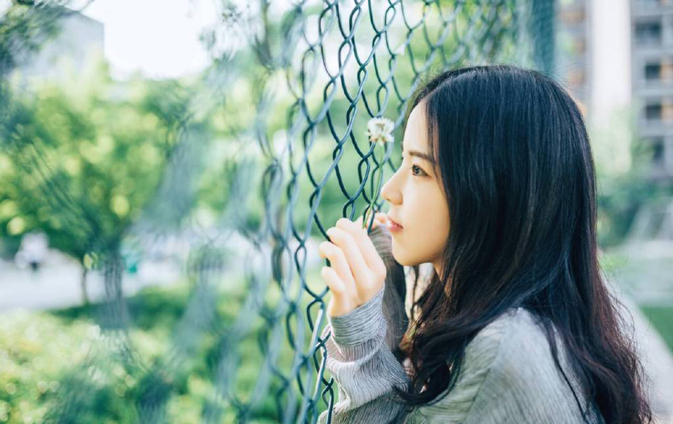 “好，我派人去办。”孟达点了点头。